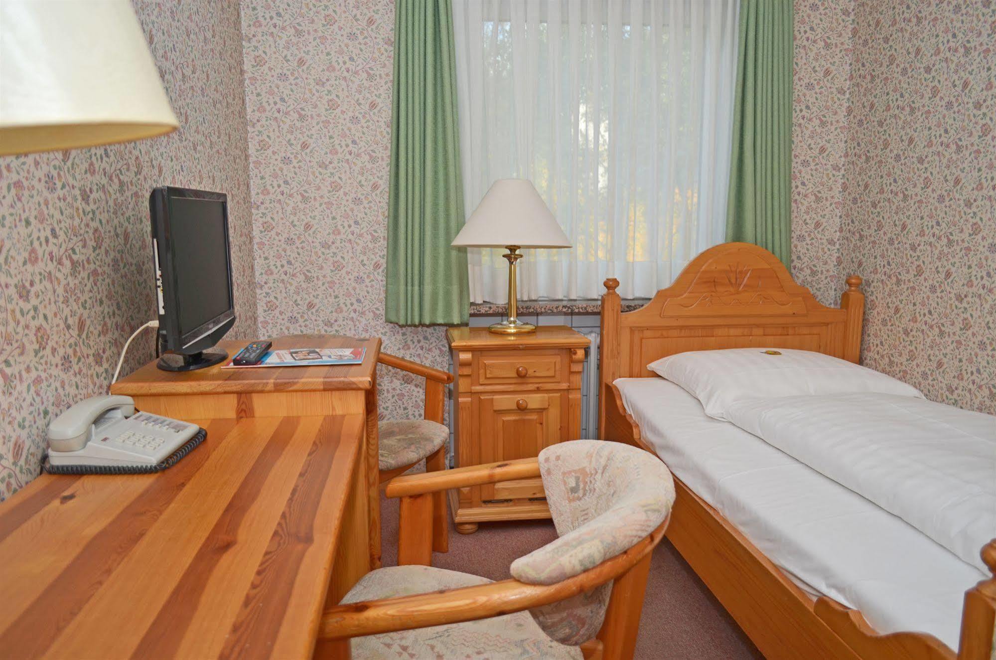 Motel Гамбург Екстер'єр фото